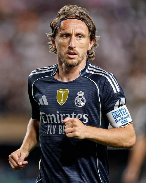 如何评价？小杨正负值全队第二，埃迪6失误赛季新高&6犯离场