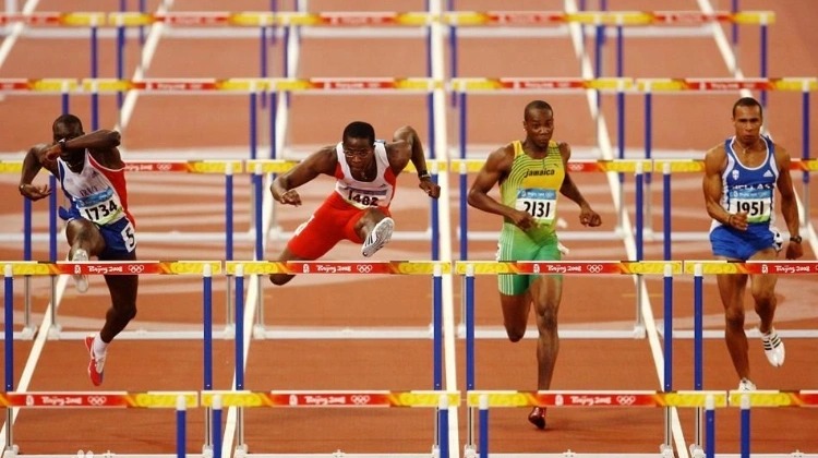 电影《德鲁大叔》漫画海报 “德鲁球队”群星璀璨